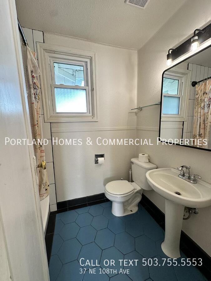 37 Ne 108th Ave - Photo 7 of 14