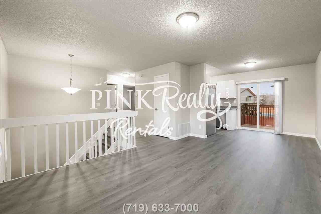 600 Harvest Field Way - Photo 2 of 48