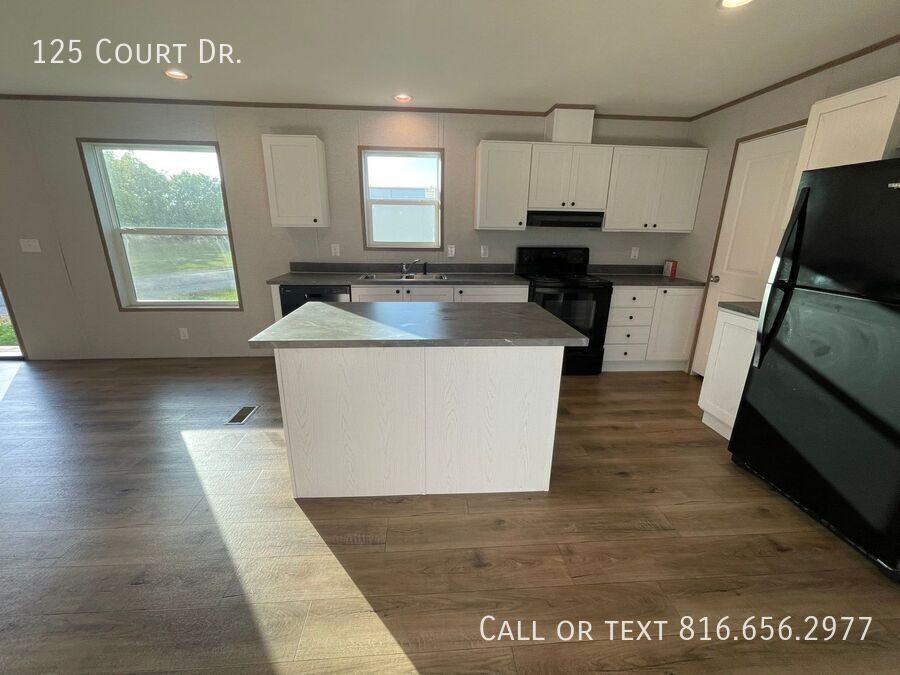 125 Court Dr - Photo 7 of 33