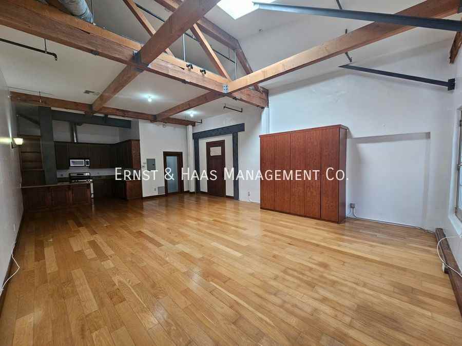 800 S Pacific Ave #202 - Photo 4 of 8