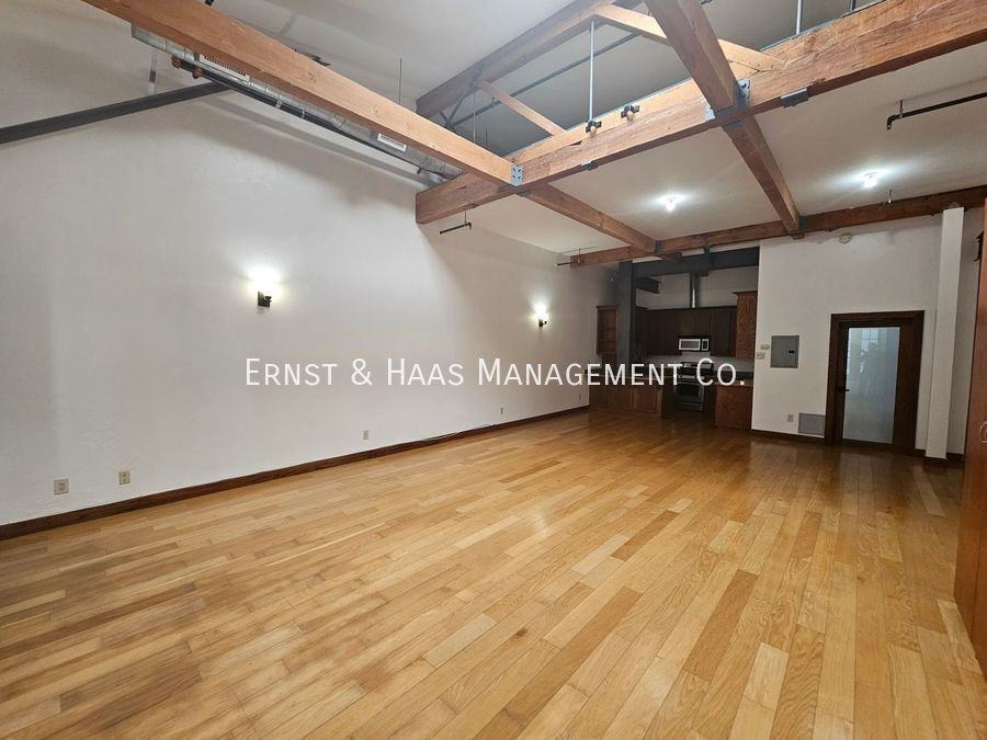 800 S Pacific Ave #202 - Photo 5 of 8