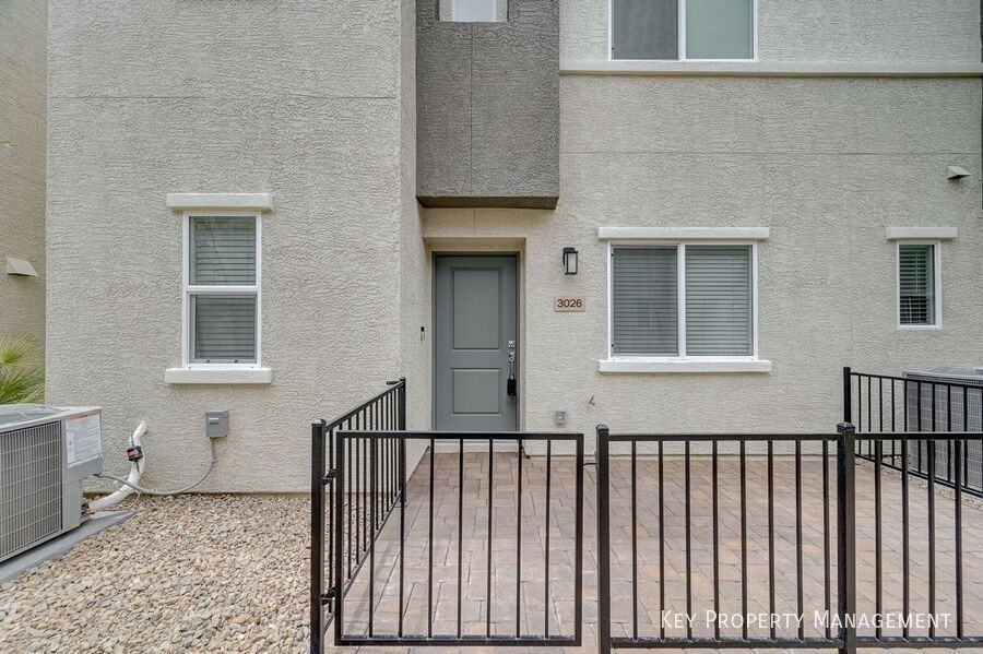 3026 Baltic Green St - Photo 2 of 27