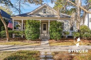 featured image of 13 Hayek St