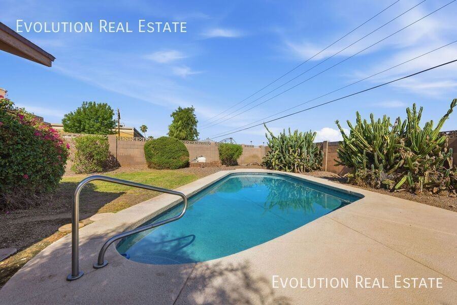 3100 S Kachina Dr