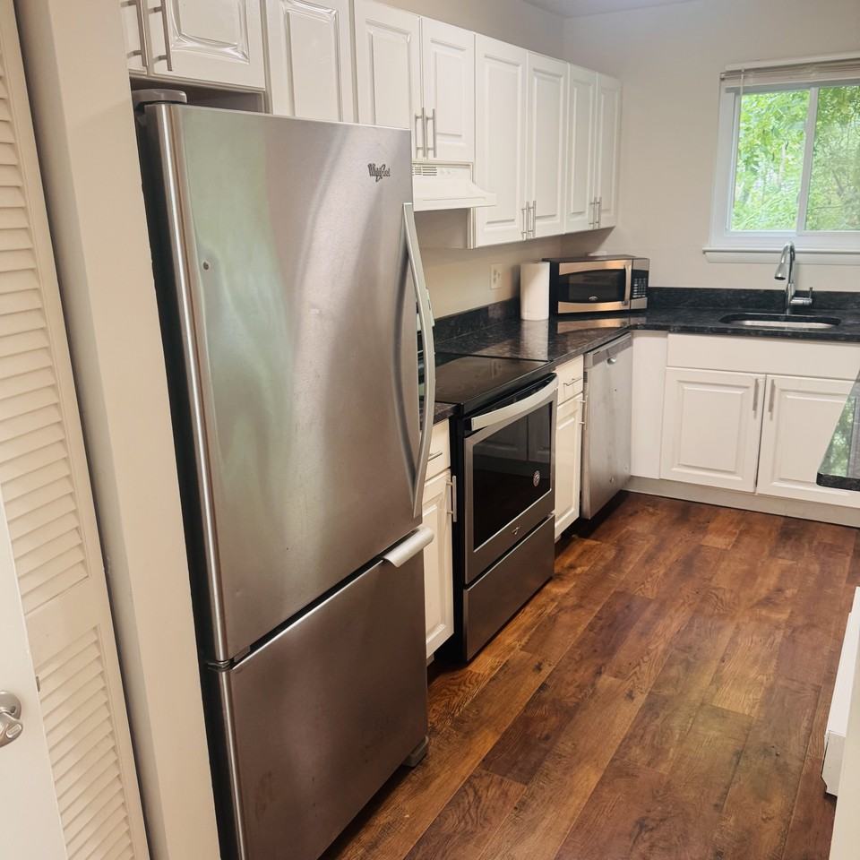 19 Somers St #8 - Photo 2 of 30