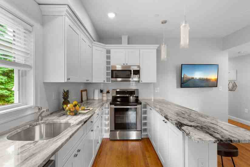 1 Bed / 1 Bath Apartment in East Boston - Photo 2 of 23