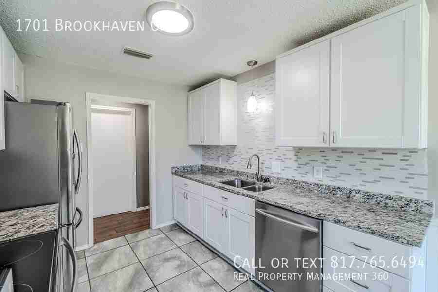 1701 Brookhaven Cir - Photo 7 of 25