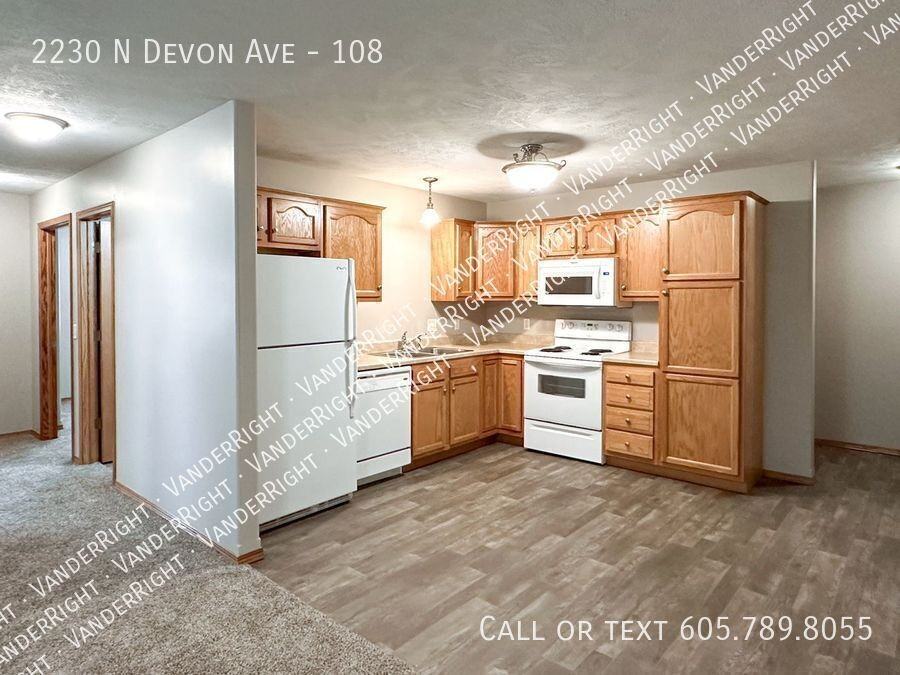 2230 N Devon Ave #108 - Photo 4 of 15