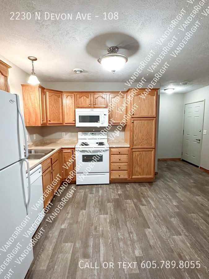 2230 N Devon Ave #108 - Photo 5 of 15