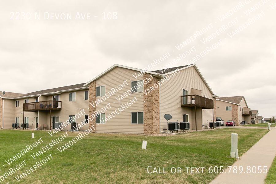 2230 N Devon Ave #108 - Photo 7 of 15