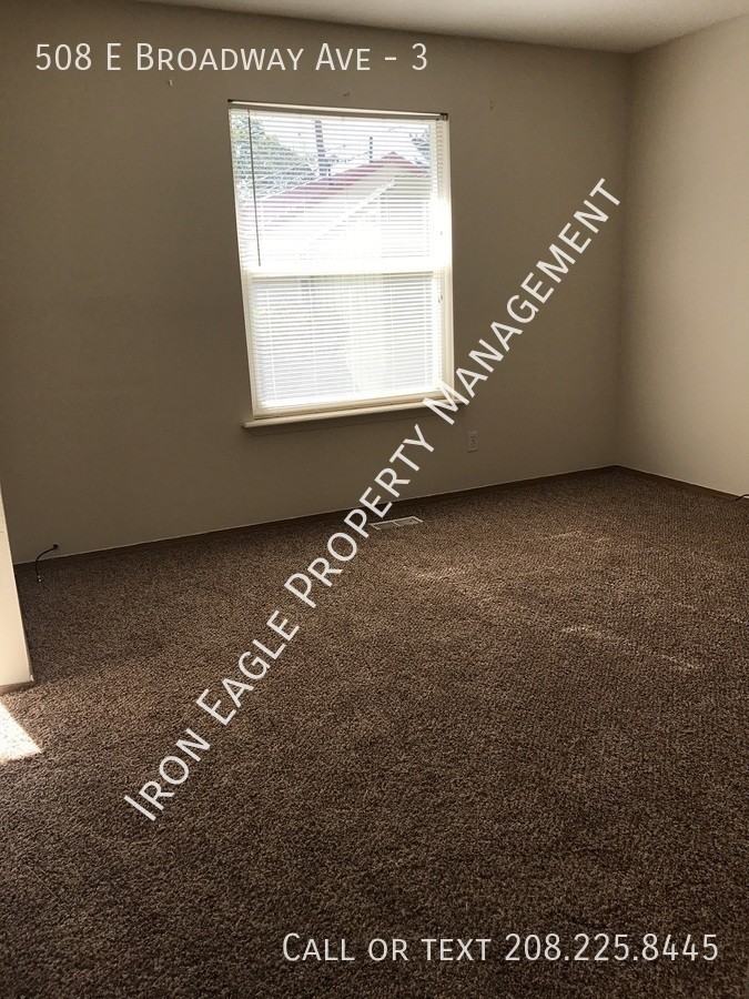 508 E Broadway Ave #3 - Photo 3 of 11