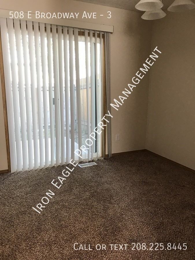 508 E Broadway Ave #3 - Photo 4 of 11
