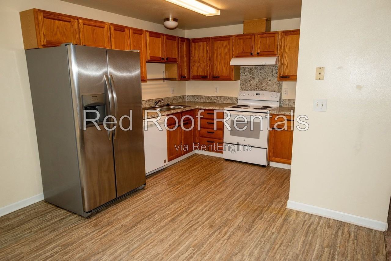 3939 10th St Se #F6 - Photo 6 of 30