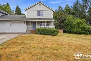 featured image of 652 W 5th St