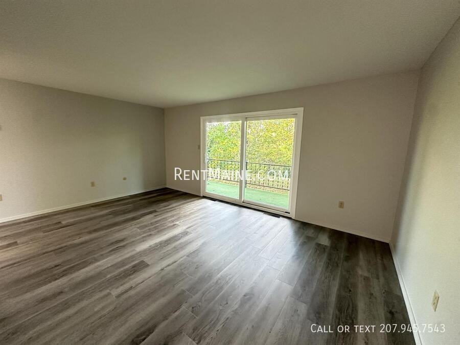 12 Longrale Park Apt D - Photo 7 of 17