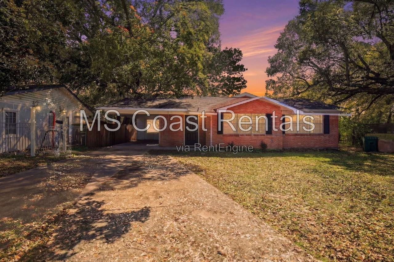 16205 Seville Ct - Photo 2 of 31
