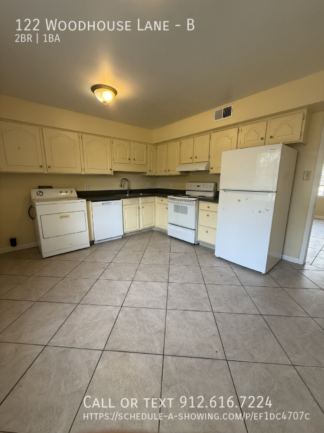 122 Woodhouse Ln #B - Photo 3 of 8