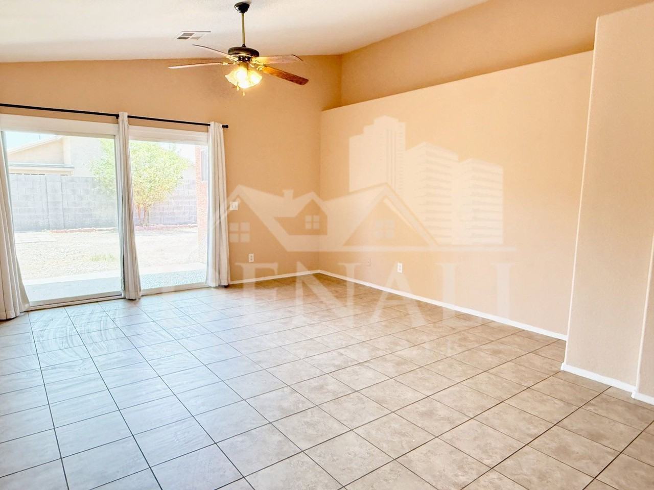 5061 W Glenview Pl - Photo 3 of 20