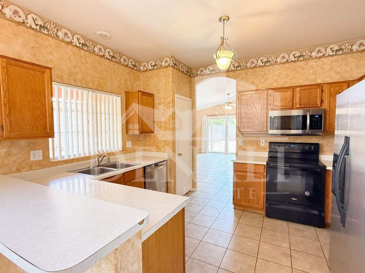 5061 W Glenview Pl - Photo 7 of 20