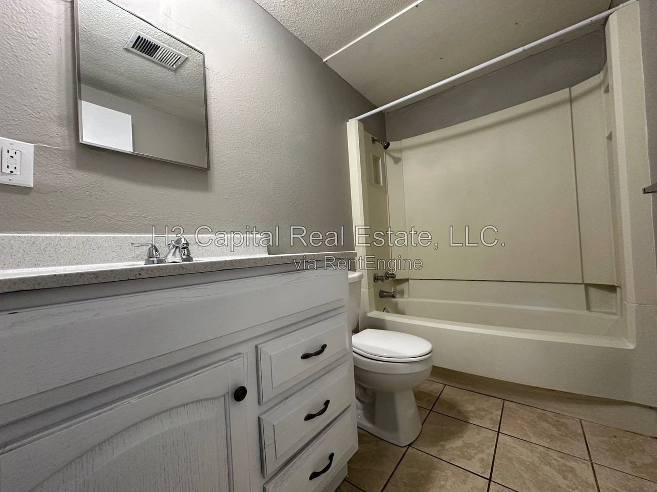 302 Woodhenge Dr #202C - Photo 5 of 5