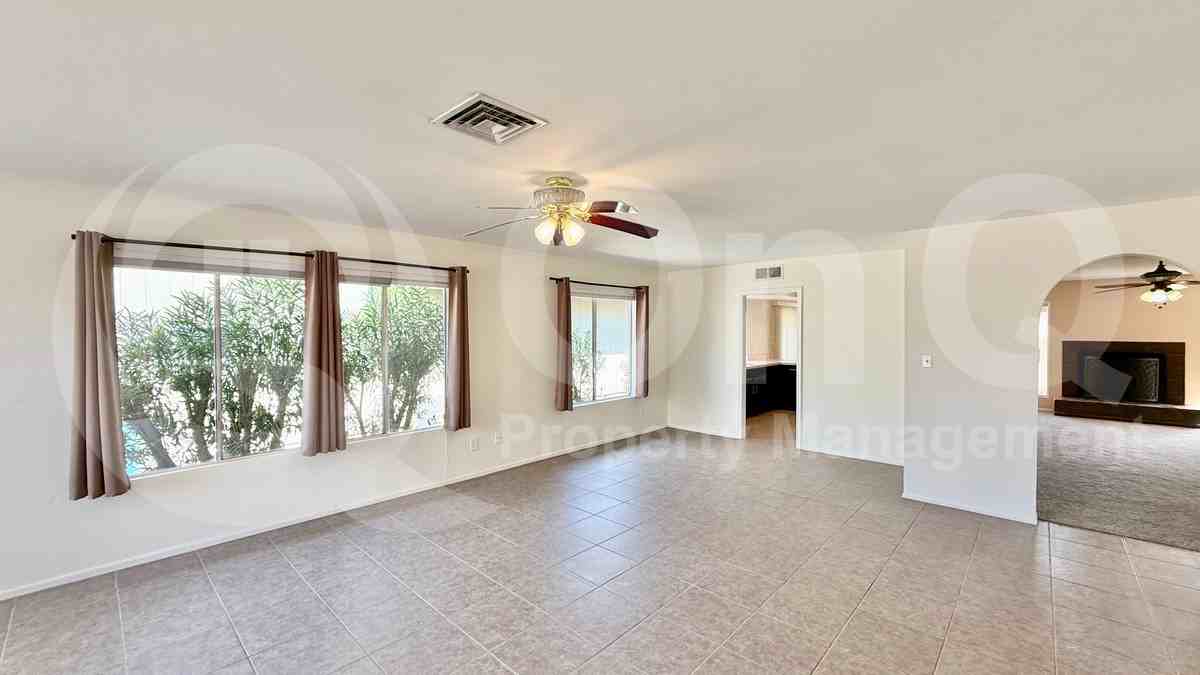 4415 W Morrow Dr - Photo 2 of 21