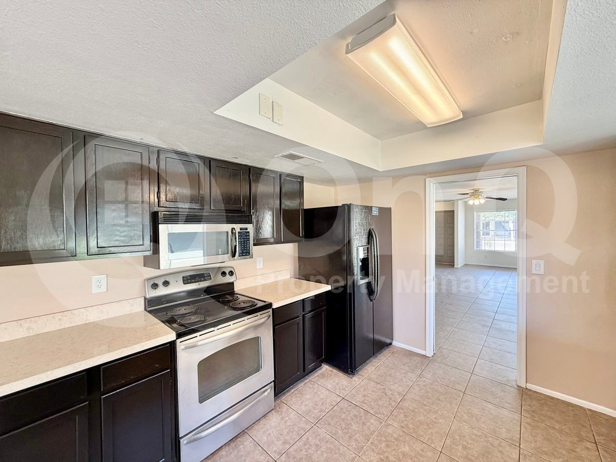 4415 W Morrow Dr - Photo 6 of 21