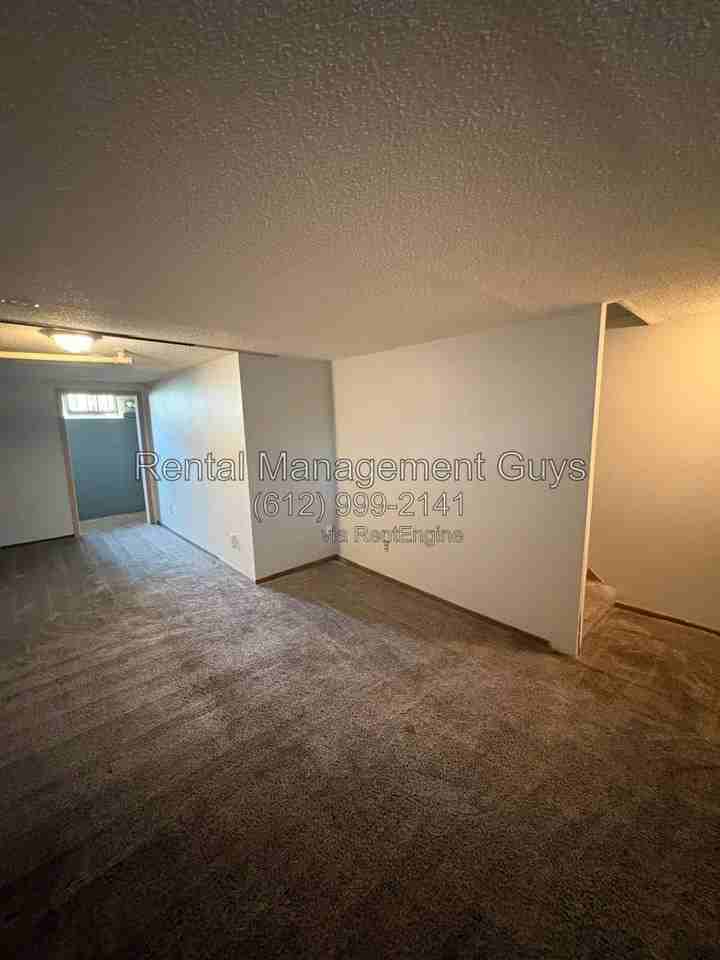 501 Morgan Ave N #501 - Photo 6 of 17