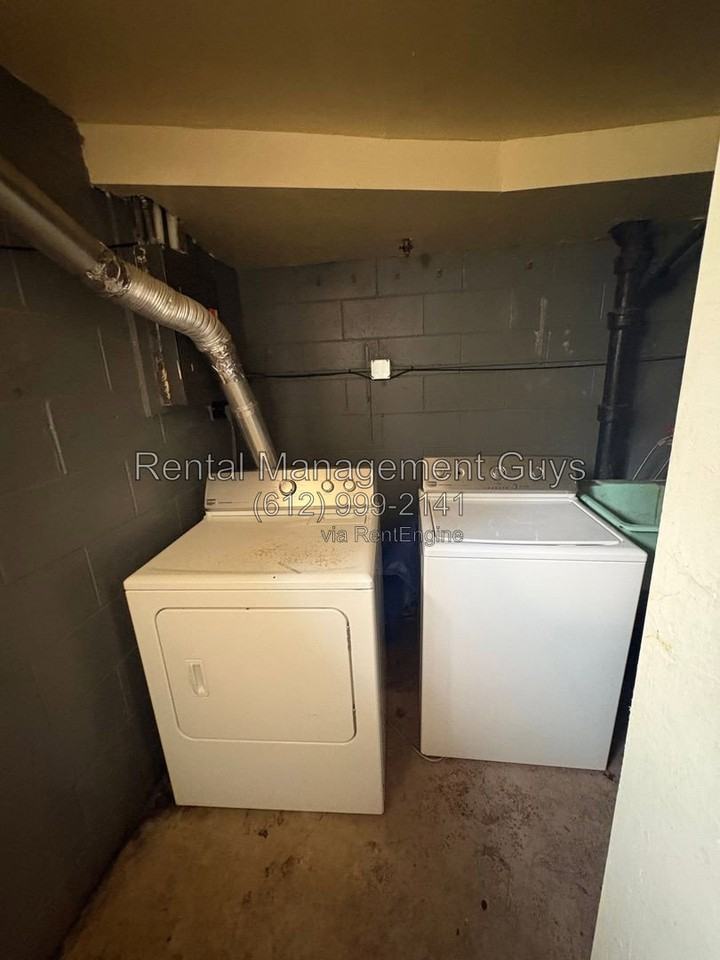 501 Morgan Ave N #501 - Photo 7 of 17