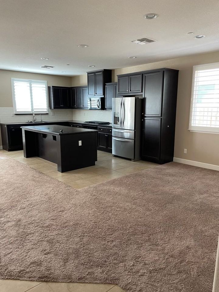 1623 Dock Ave - Photo 4 of 15
