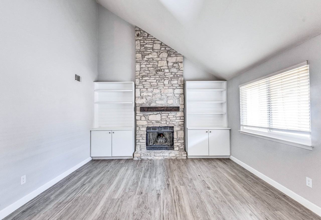 8403 Selway Dr - Photo 3 of 50