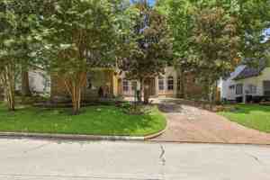 featured image of 79 Melrose Dr