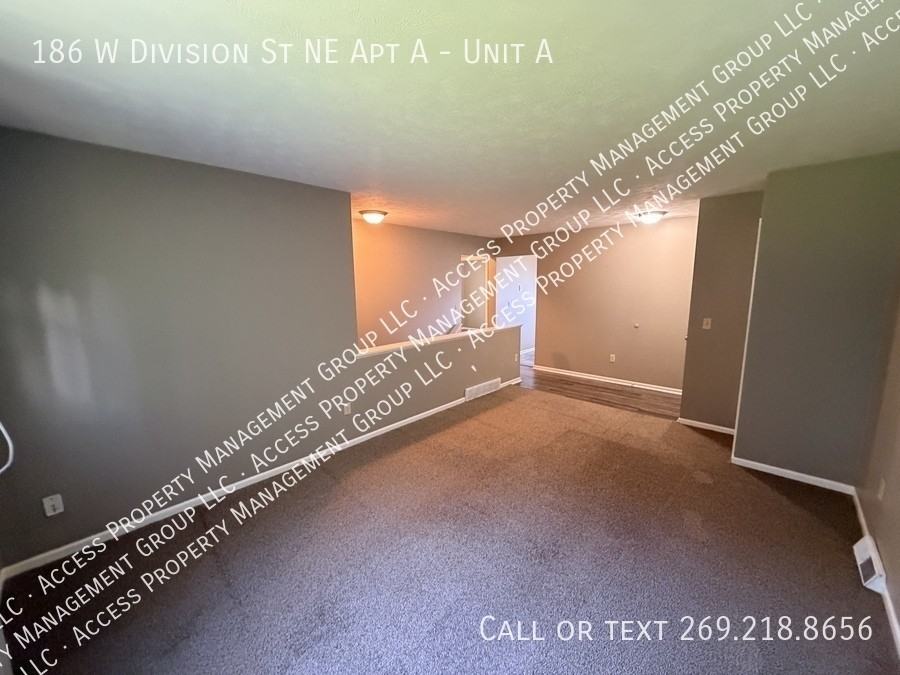 186 W Division St Ne Apt A #A - Photo 5 of 33