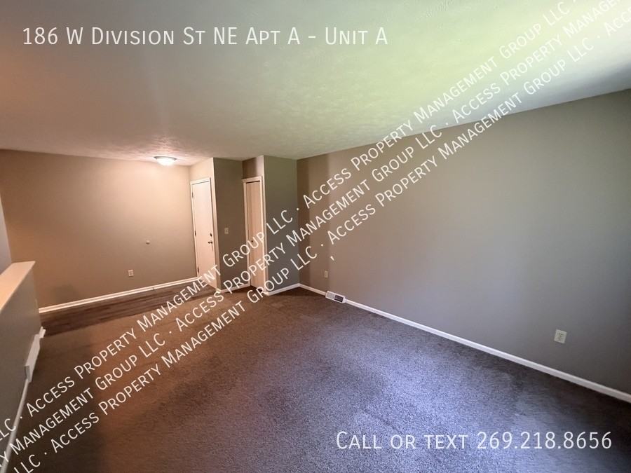 186 W Division St Ne Apt A #A - Photo 6 of 33
