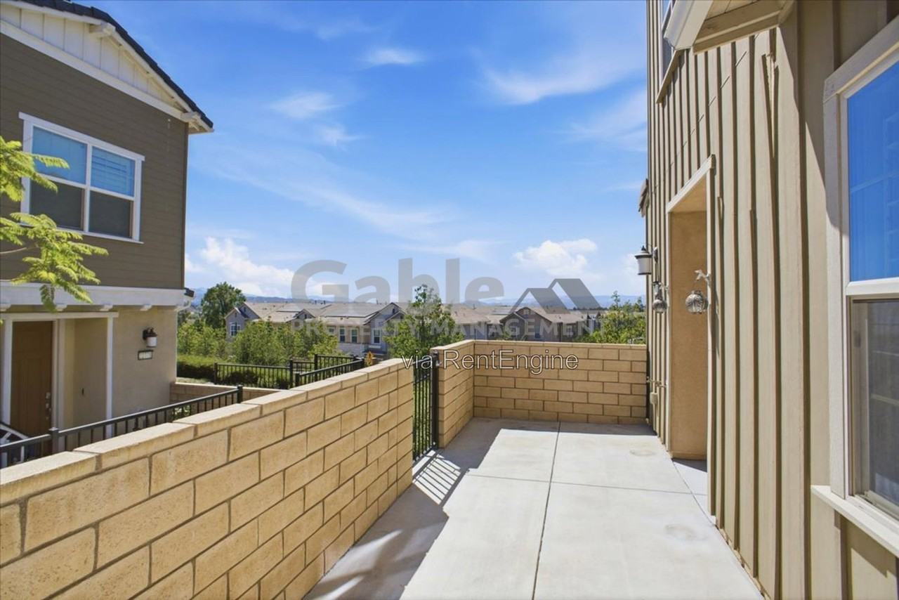 26425 Choral Ln - Photo 2 of 22