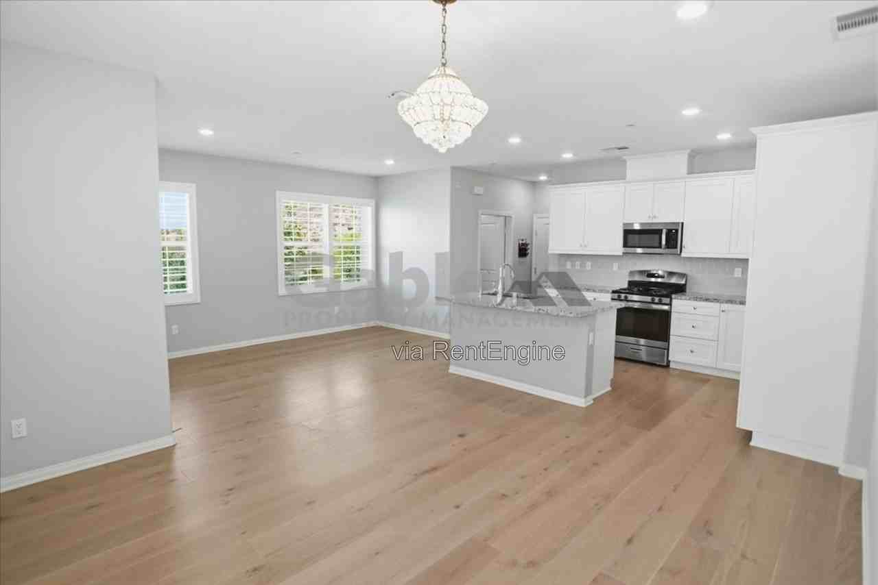 26425 Choral Ln - Photo 3 of 22