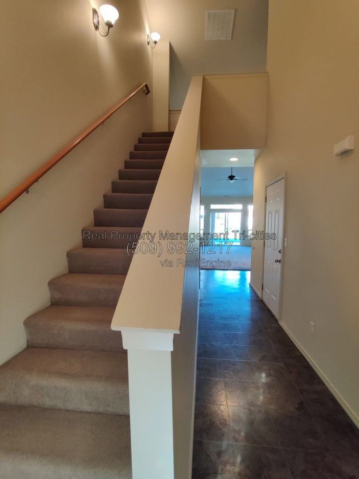 2335 Hood Ave - Photo 2 of 22