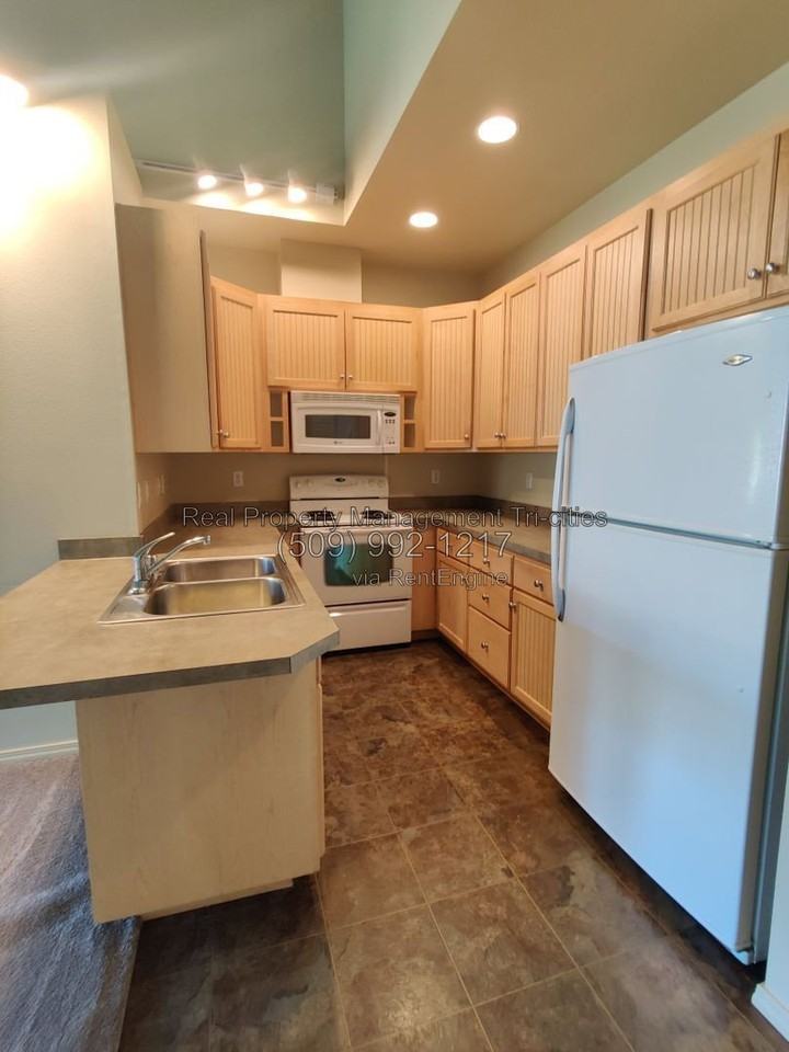 2335 Hood Ave - Photo 4 of 22