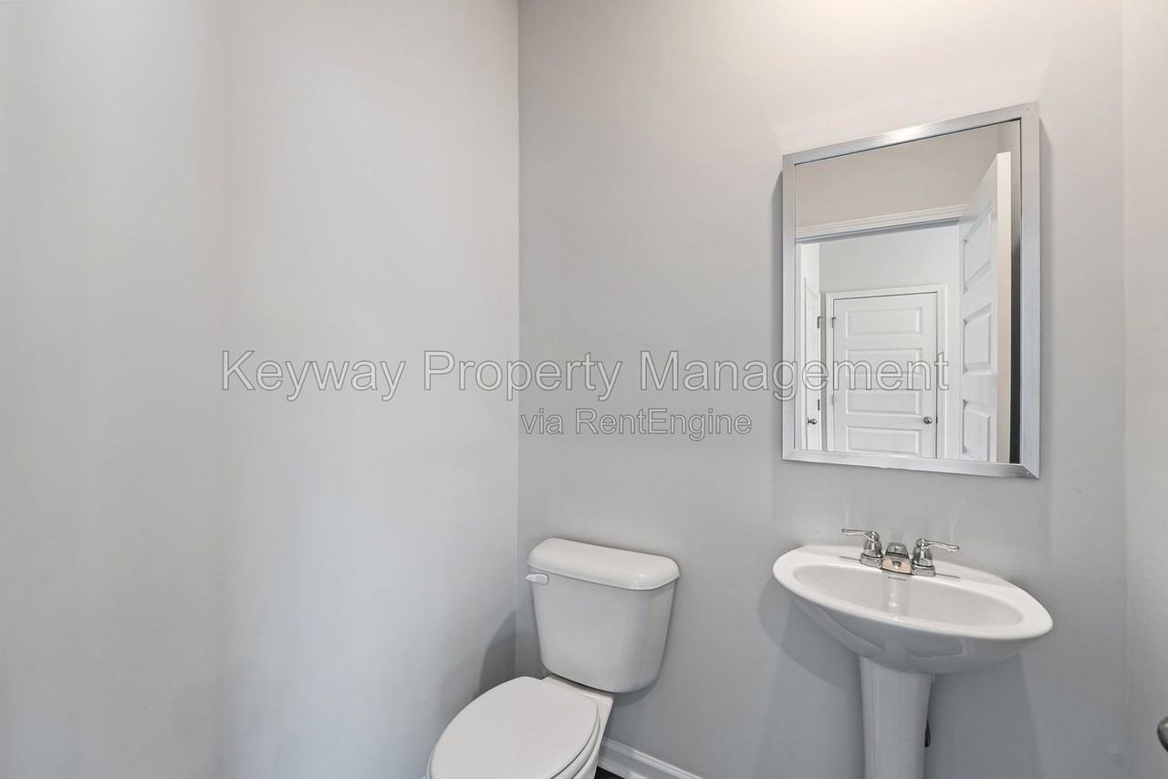 504 Myrtle Crst - Photo 7 of 26