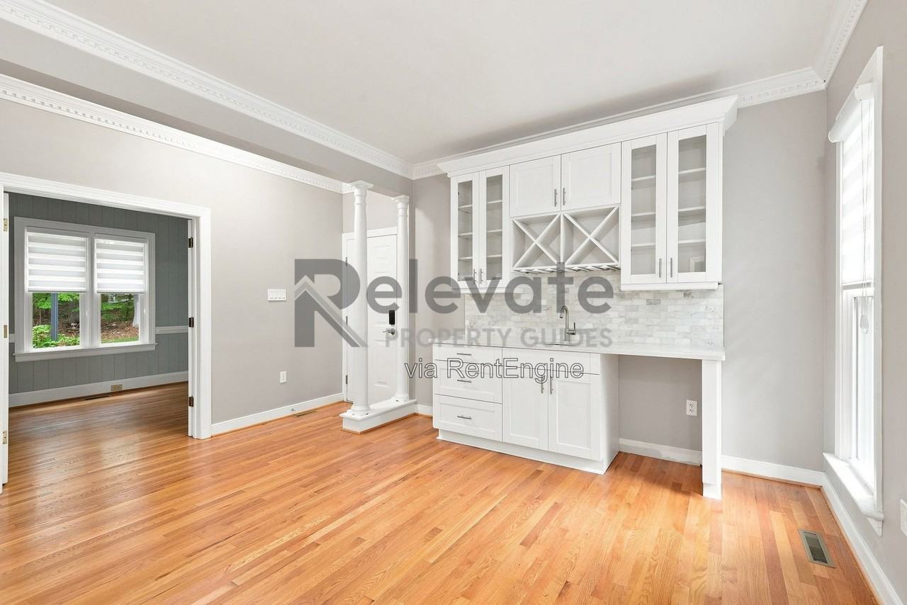 6000 Sedgefield Rd - Photo 3 of 19