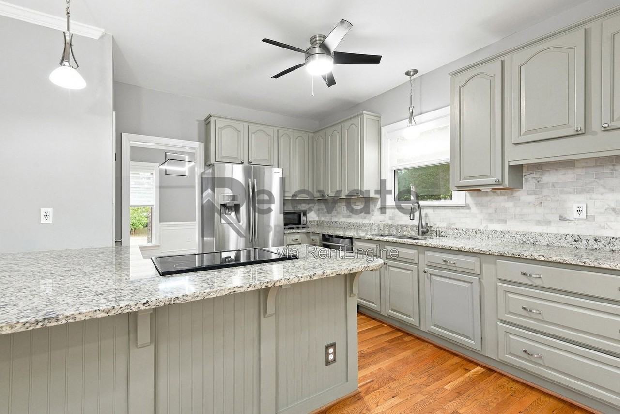 6000 Sedgefield Rd - Photo 6 of 19