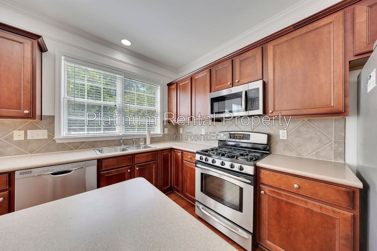 221 Balaban Cir - Photo 5 of 50