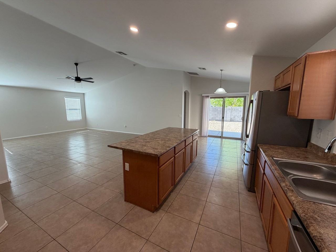 13925 W Mauna Loa Ln - Photo 5 of 18