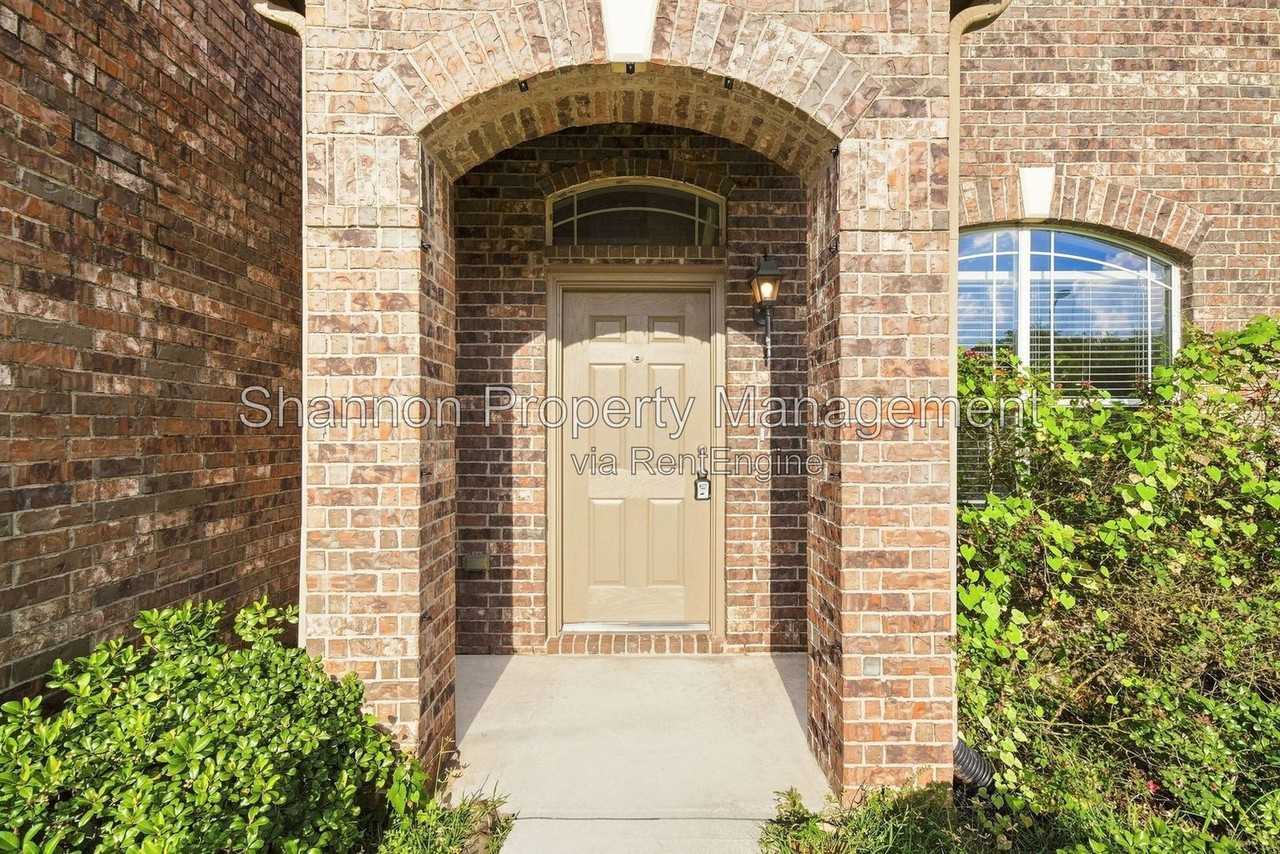 18810 Lantern Cove Ln - Photo 3 of 41