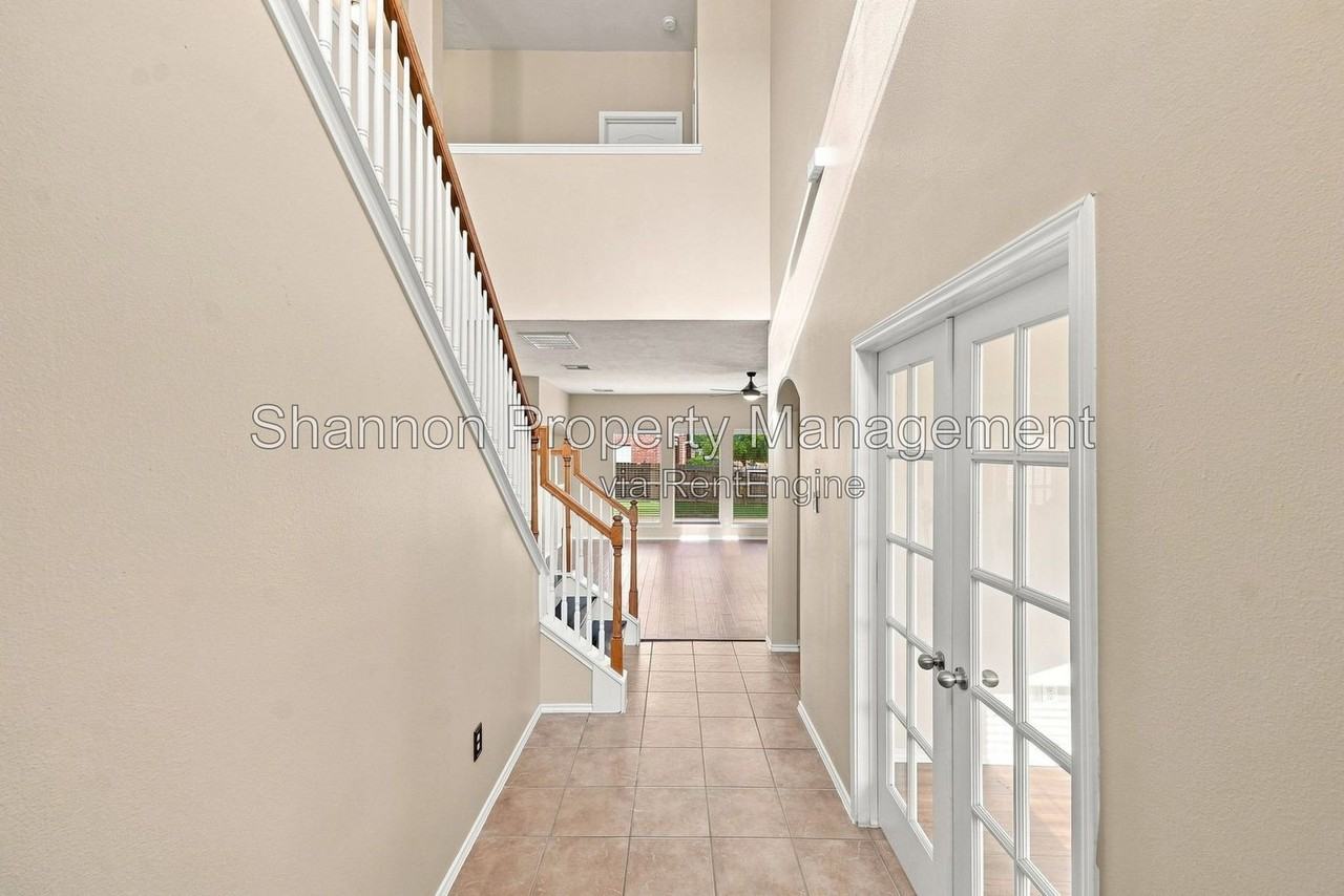 18810 Lantern Cove Ln - Photo 5 of 41