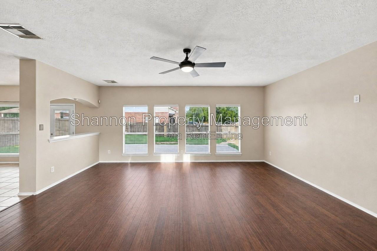 18810 Lantern Cove Ln - Photo 7 of 41