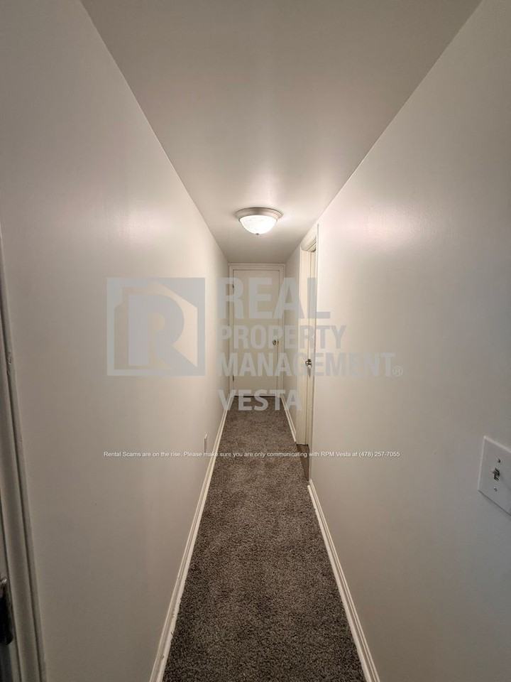 1311 Georgia Ave - Photo 6 of 21