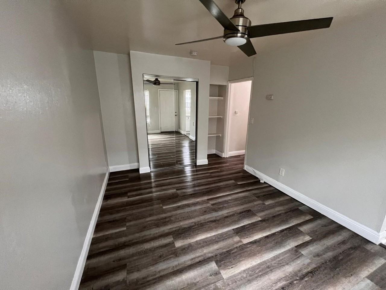 849 1/2 W 84th St - Photo 5 of 7