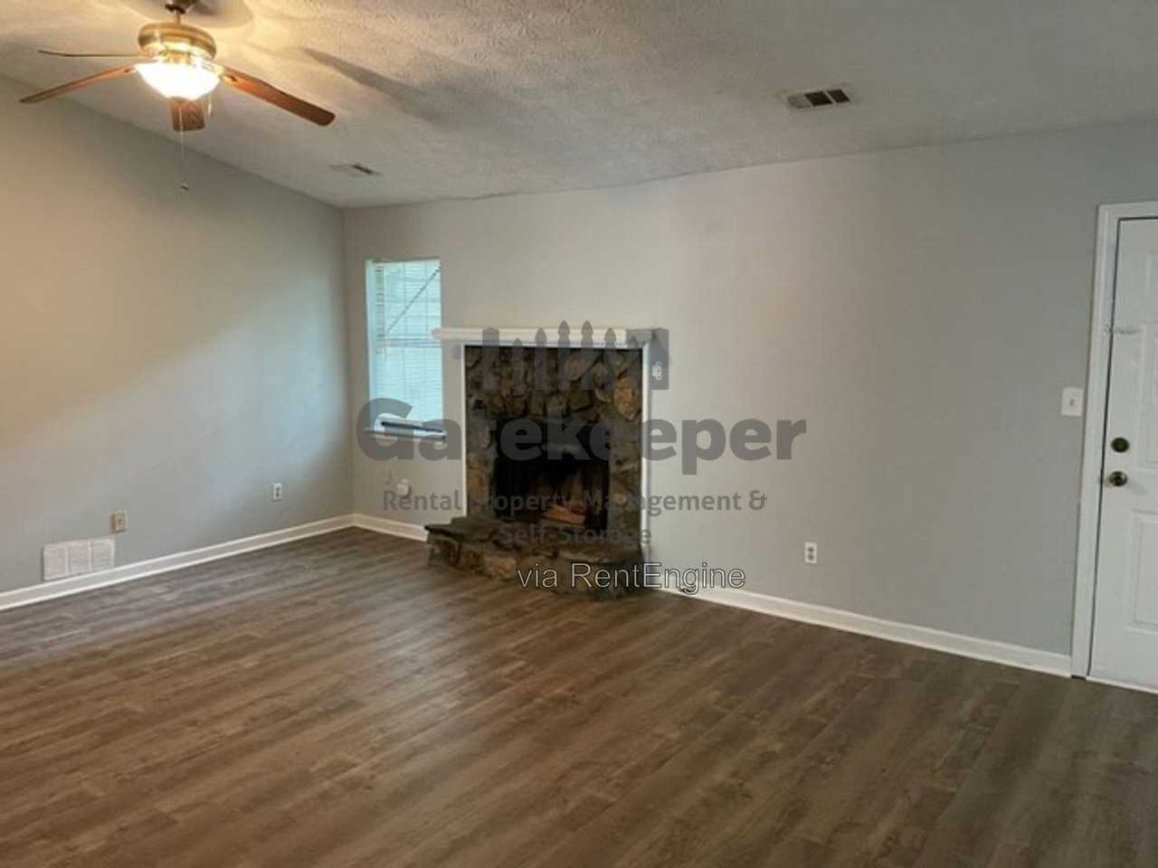 336 Michelle Ct - Photo 2 of 10