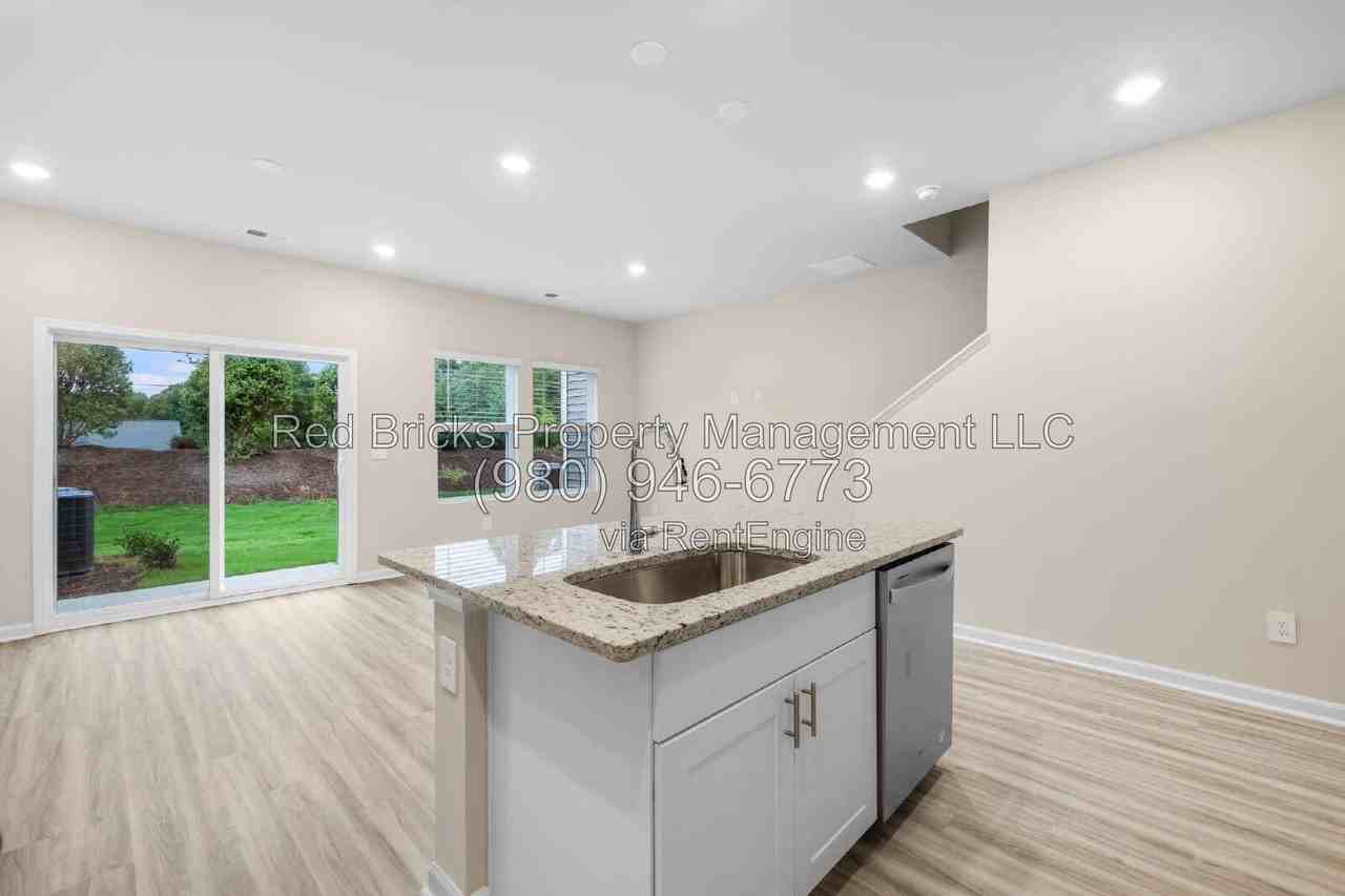 3670 Backwater St - Photo 6 of 23