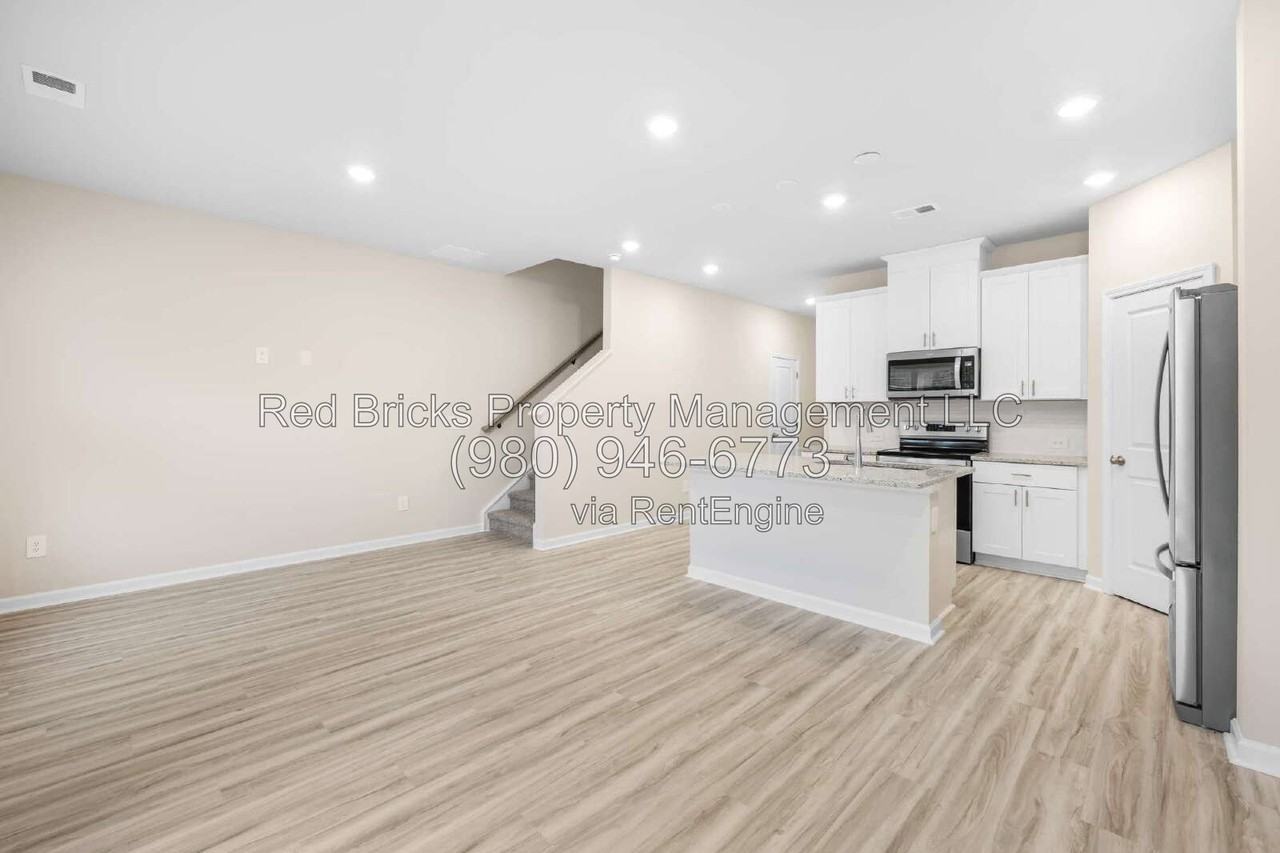 3670 Backwater St - Photo 7 of 23
